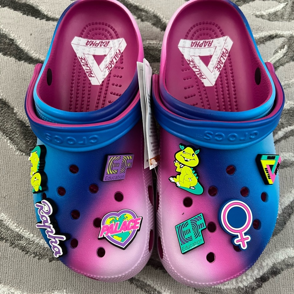New limited edition palace skateboard crocs M9/W11